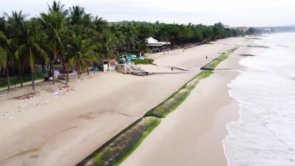 Aerial Giant Sandbag Barricades Beach Shore Prevent Rising Sea Levels — Stok video