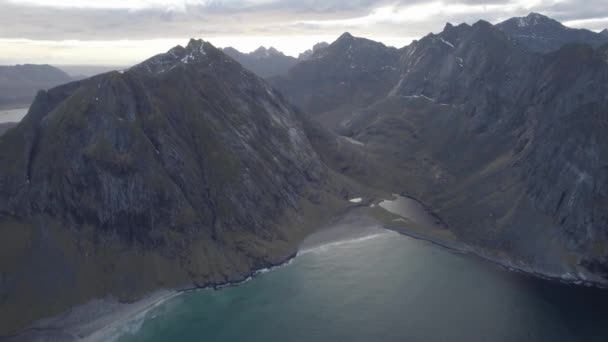 Aerial View Overlooking Vestervika Beach Cloudy Autumn Day Lofoten Norway — Stockvideo