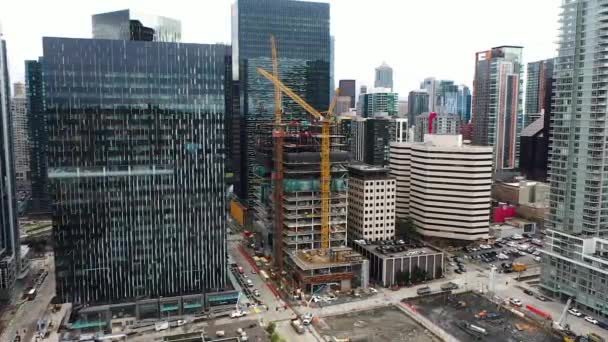 Construction Cranes Building Skyscraper Seattle South Lake Union Neighborhood — Stock videók