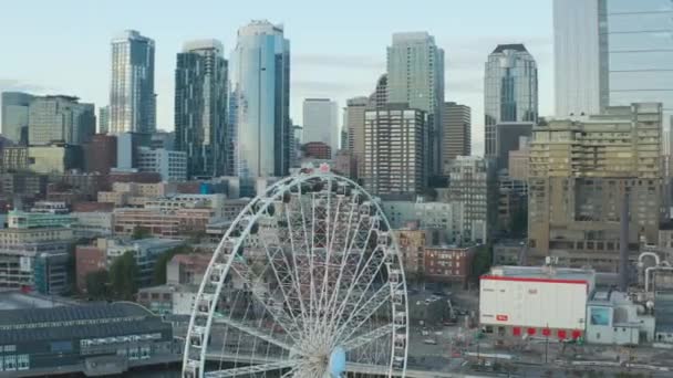 Drone Rapido Movimento Della Grande Ruota Sul Molo Seattle — Video Stock