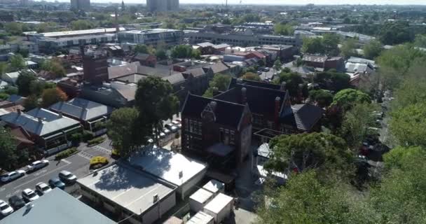 Fachada Escolar Original Construcción Revelando Melbourne Cbd Torres Comisión — Vídeos de Stock