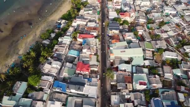 Aerial Densely Packed Village Houses Next Beach Coast Mui Vietnam — Wideo stockowe