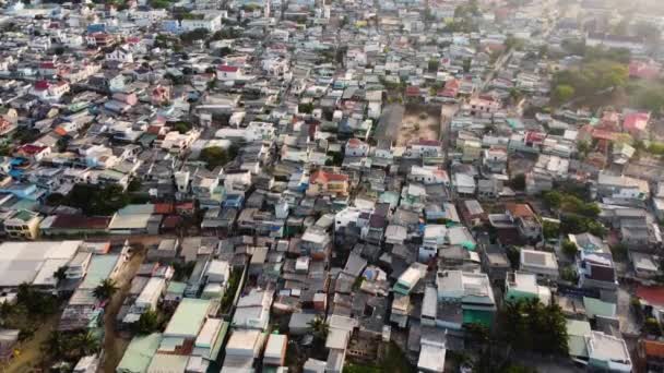 Urban Community Housing Aerial Drone Slight Tilt Dolly Movement Looking — Stok Video