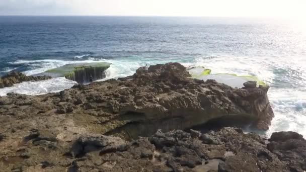 Marvelous Aerial View Flight Drone Shot Big Ocean Waves Crashing — Video Stock