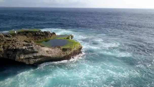 Fantastic Aerial View Flight Slowly Circle Drone Shot Big Ocean — Vídeo de Stock