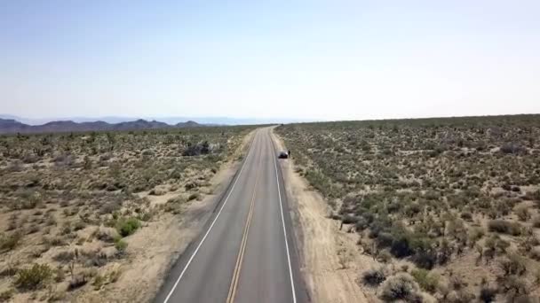 Lonely Car Parking Straight Highway Desert Unbelievable Aerial View Flight — Vídeos de Stock