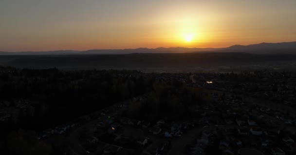 Orbiting Aerial Sunrise Cascade Mountain Range — стоковое видео