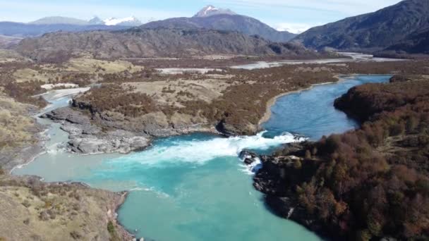智利巴塔哥尼亚伯特兰湖贝克河之间惊人的水交汇 — 图库视频影像