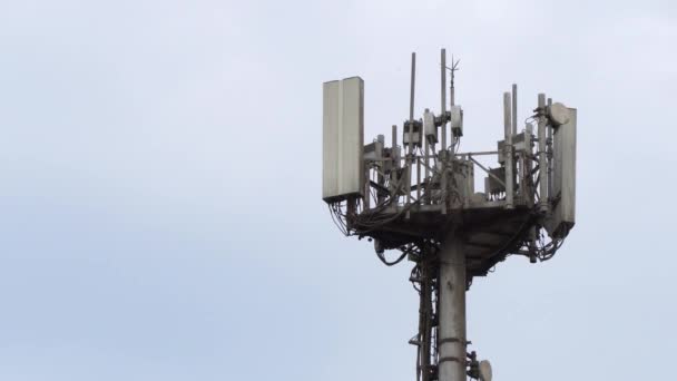 Телекомунікаційна Вежа Мобільних Телефонів Передавальна Станція — стокове відео