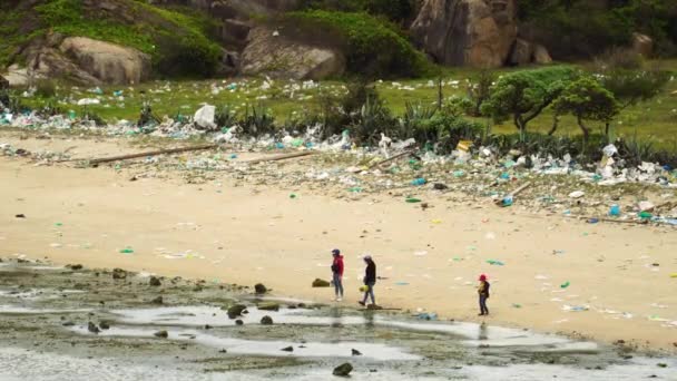 Tropical Asia Beach Waste Trash Pollution Different Kinds Garbage Plastic — Stok video