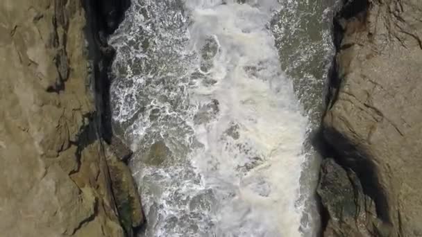 Slow Motion Churning Sea Waves Cliff Buttery Soft Aerial View — Vídeo de Stock