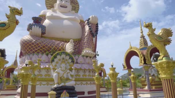 Camera Moving Away Buddha Statue Wat Plai Laem Temple Koh — ストック動画