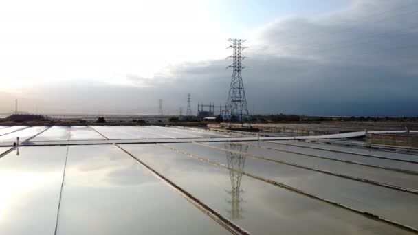 Close Salt Fields Pylons Wind Turbine Background Phan Rang Vietnam — Vídeo de Stock