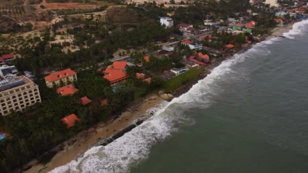 Ocean Water Comes Extremely Close Vietnam Coastal Town Aerial View — Stockvideo