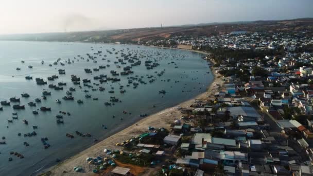 Numerous Boats Moored Offshore Crowded Fishing Village Sunset Mui Southern — Vídeos de Stock