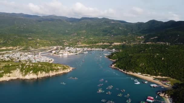 Breathtaking View Waters Vinh Bay Vietnam Countless Boats Moored Sand — Video Stock