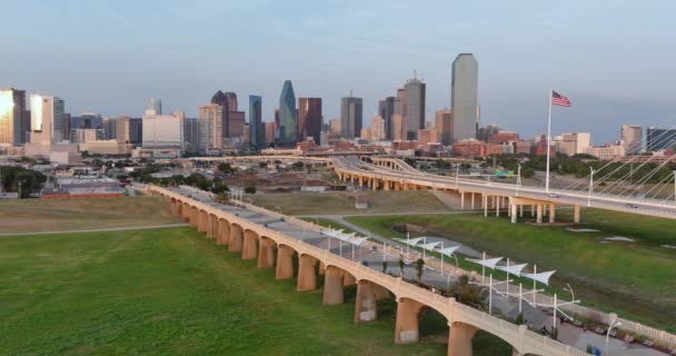 Establishing Aerial Shot Downtown Dallas — стоковое видео