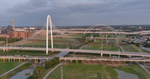 Drone View Margaret Hunt Hill Bridge Dallas Texas — стокове відео