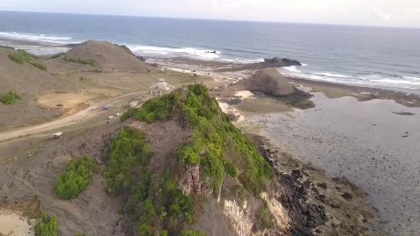 Pantai Seger Lonely People Top Hill Perfect Aerial View Flight — 비디오