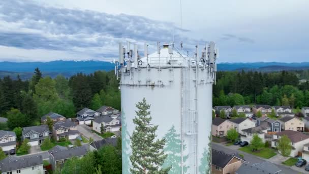 Tight Aerial Shot Cell Phone Tower Equipment Top Water Tower — Video Stock
