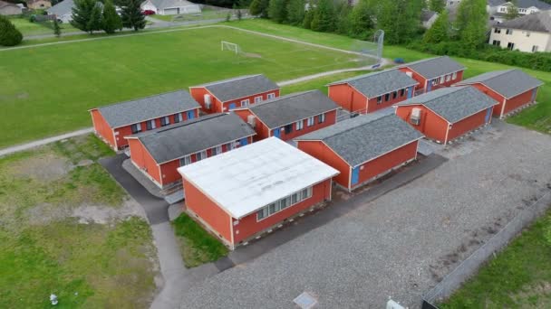 Aerial Shot Portables Elementary School — Vídeo de stock