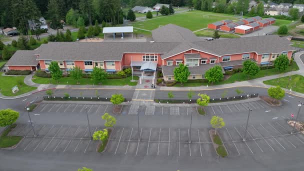 Aerial Vacant Elementary School Summer — Stock Video