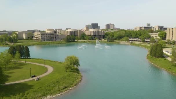 Low Aerial Flight Northwestern University Lakefill — Stock Video