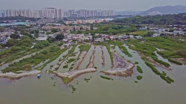 Dynamic Aerial Footage Fishing Village Lau Fau Shan Foreground Big — Stockvideo