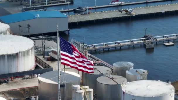 Almacenamiento Combustible Granel Estados Unidos Gasoducto Ciudad Portuaria Órbita Aérea — Vídeos de Stock