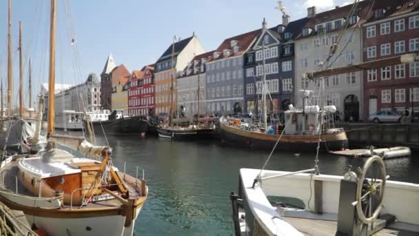 Ακόμα Άποψη Του Καναλιού Στο Nyhavn Κοπεγχάγη — Αρχείο Βίντεο