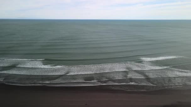 Vidéo Aérienne Paysage Grand Angle Sur Plage Sable Noir — Video