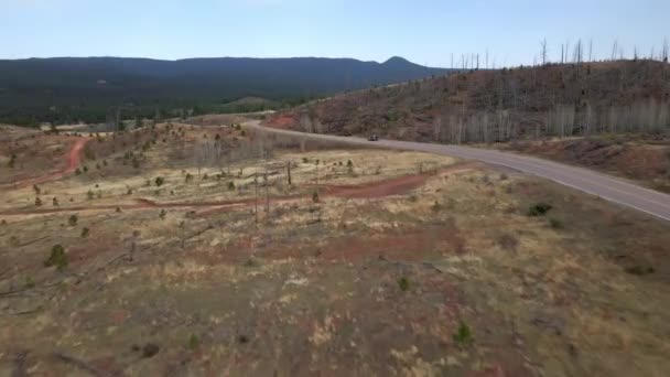 Aerial View Vehicle Remote Mountain Road Pike National Forest Rocky — Stock Video