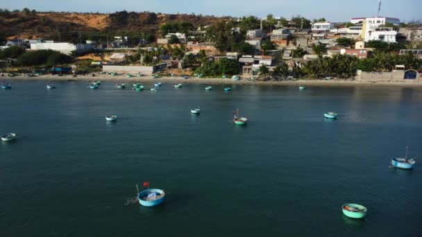 Vista Aérea Panorámica Costa Dunas Arena Roja Mui Durante Puesta — Vídeos de Stock