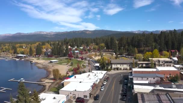 Opstellen Van Luchtfoto Van Hoofdstraat Slepen Mccall Idaho — Stockvideo