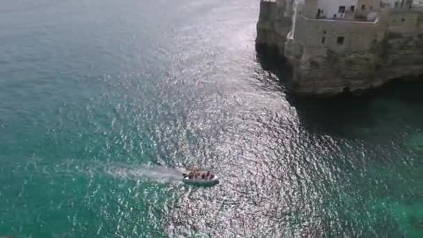 Tourist Boat Slowly Sailing Beach Polignano Mare Italy — Stock video