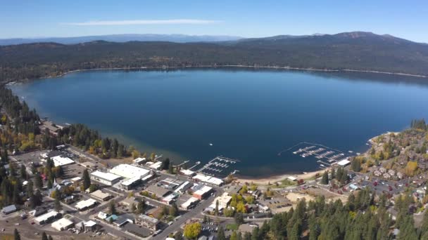 Brede Vaststelling Van Drone Shot Van Lake Payette Gemeenschap — Stockvideo