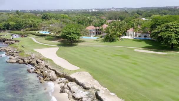 Luxurious Golf Course Field Casa Ocampo Romana Dominican Republic Aerial — ストック動画