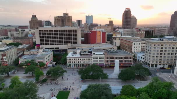 Alamo Plaza San Antonio Texas Famous Top Tourist Attraction Aerial — Stockvideo