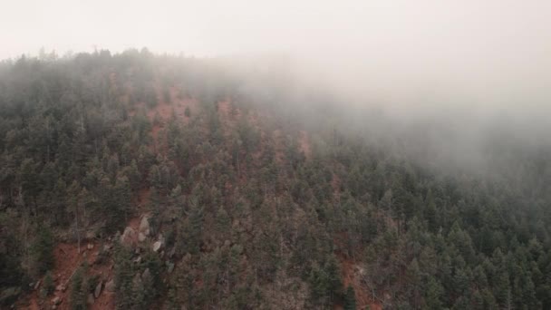 Aerial Rise Mist Fog Peak Cheyenne Canyon Colorado — Stock Video