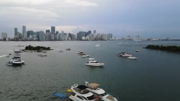 Boats Marina Harbor Miami Skyline Background Florida Aerial — Wideo stockowe