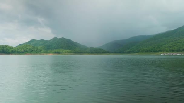 Cinematic Landscape Nature Footage Mae Kuang Dam Lake Doi Saket — Stockvideo