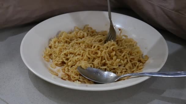 Instant Noodles Mixed Fork Top View Egg Noodles Spices Plate — Video Stock