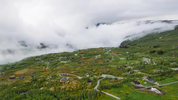 Vista Hiperlapso Aéreo Nuvens Rolando Sobre Cidade Remota Noruega Dolly — Vídeo de Stock