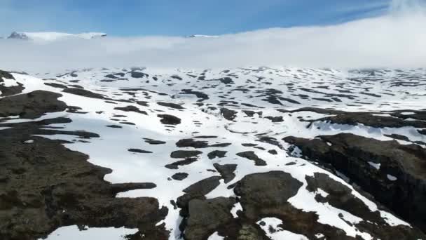 Voando Aéreo Sobre Neve Coberto Paisagem Highland Noruega Dolly Right — Vídeo de Stock