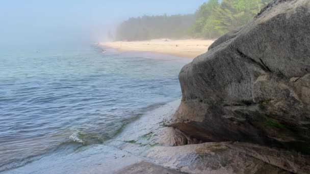 Rocky Coast Lake Superior Pictured Rocks Beach Trees Foggy Day — Wideo stockowe