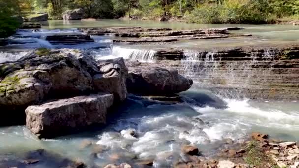 Sechs Finger Fällt Arkansas Blau Grünes Wasser — Stockvideo