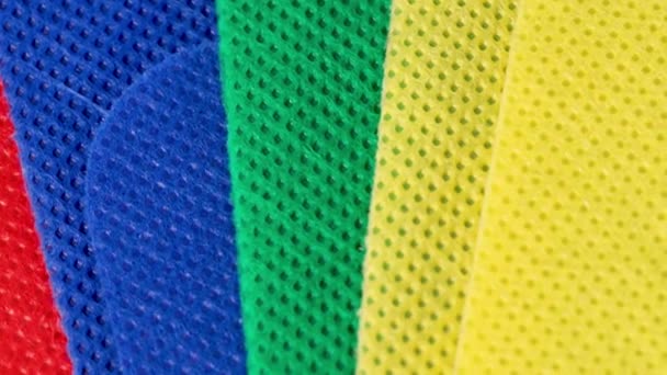 Жовті Зелені Сині Червоні Поглинаючі Текстильні Тканини Шматочки Макроскопа Крупним — стокове відео
