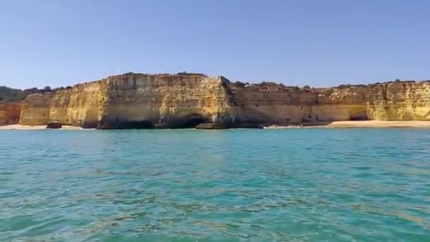 Σπήλαια Του Algarve Προσβάσιμα Μόνο Νερό — Αρχείο Βίντεο