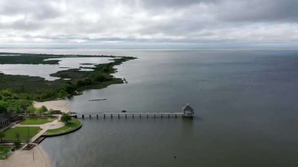 Nature Landscape Fontainebleau Beach Pier Mandeville Louisiana Usa Aerial Pullback — Stockvideo