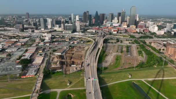 Wide Aerial View Dallas Texas Skyline Establishing Shot Margaret Hunt — Wideo stockowe